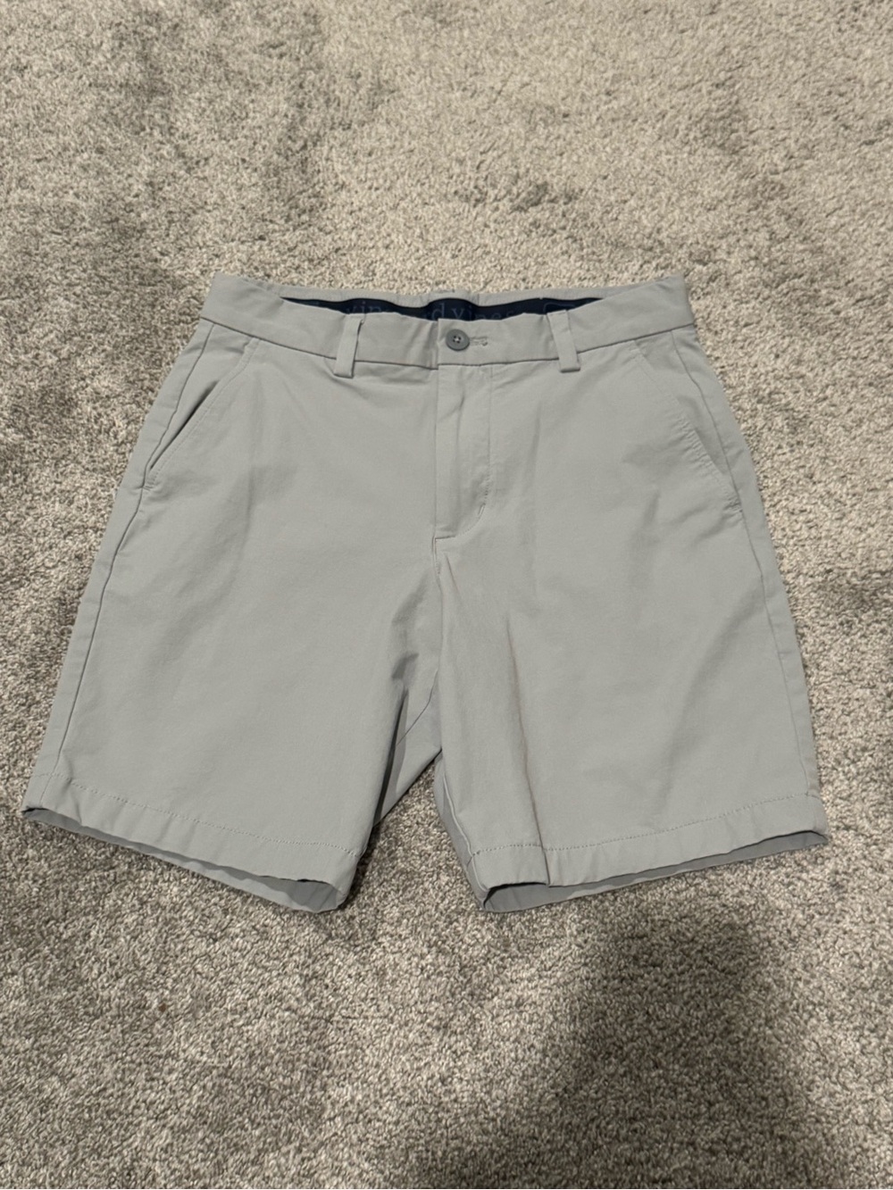 Vineyard Vines 🐳  | On-The-Go Classic Performance Light Gray Shorts
